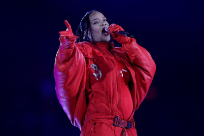 La cantant Rihanna en l'entretemps de la Superbowl entre Los Philadelphia Eagles i els Kansas City Chiefs.