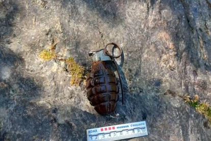 Un home troba una granada al riu Noguera Pallaresa a Alt Àneu