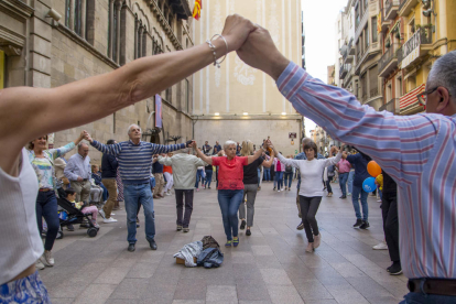 El club INEF va oferir una demostració d’acrobàcies aèries i terrestres.