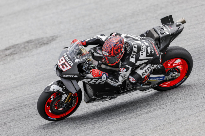 Marc Márquez, ayer durante la segunda jornada de entrenamientos en el circuito de Sepang.