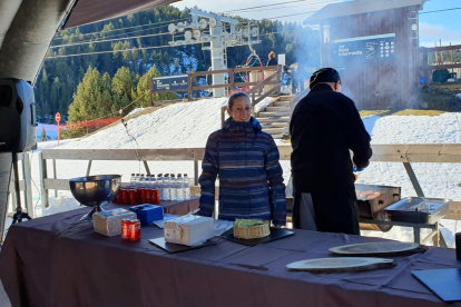 Más de 30 actividades en Tàrrega. La plaza de les Nacions Sense Estat fue ayer el epicentro de la Marató en la capital del Urgell.