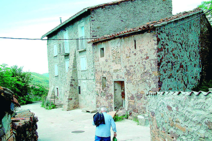 Imatge d’arxiu d’un dels carrers del poble de Sas, a Sarroca de Bellera.