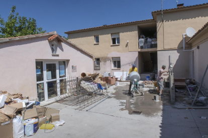 Les obres a l’antiga caserna de la Guàrdia Civil de Guissona.