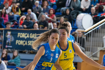 Les jugadores, entre elles Watts, que al final no va jugar, celebren el cinquè triomf de la temporada.