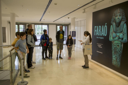 Portes obertes ahir fins a mitjanit al Museu de Lleida, amb representació teatral inclosa de titelles, i visita guiada al Museu Hidroelèctric de Capdella.