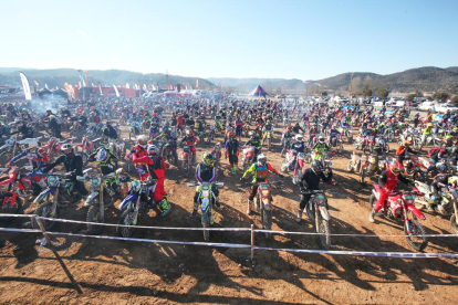 El moment previ a la sortida de la prova Pro i Pro Júnior, en la qual es reuneixen més de sis-cents pilots, és un dels instants més espectaculars de la Bassella Race.