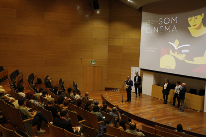 Acto inaugural del festival Som Cinema, ayer en el auditorio de la Universitat de Lleida en Cappont.