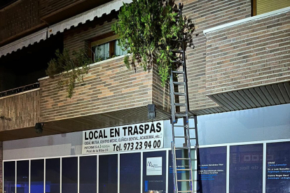 Palanques i una pistola decomissades a uns detinguts per robatori.