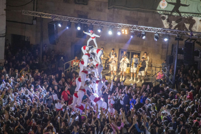 La plaça Major, de gom a gom en la Nit del Tararot dissabte.