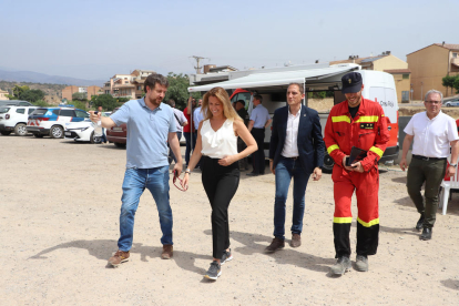 La delegada del govern central i el subdelegat, ahir a Artesa.