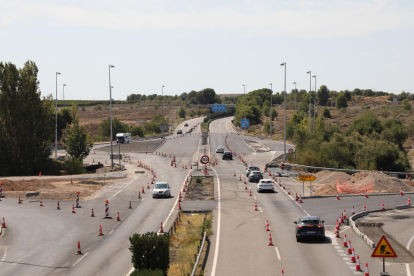 Obres al peatge de Lleida per construir una rotonda que millorarà la connectivitat amb l’Eix de l’Ebre.