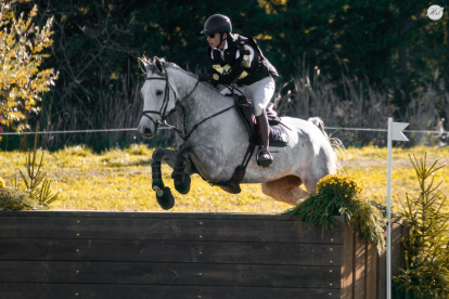 Marçal Piró salta un obstacle amb Eventing de Fay, amb el qual va aconseguir el segon lloc.