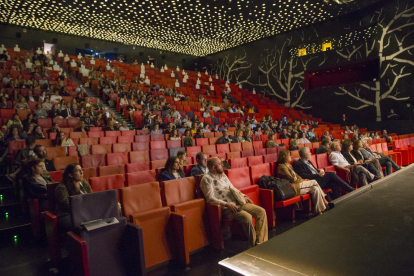 Assistents a l’acte d’inauguració oficial del congrés de l’Associació Espanyola de Vacunologia.