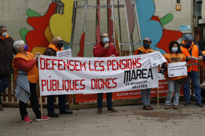 Imagen de archivo de una protesta de la Plataforma Marea Pensionista de Lleida.