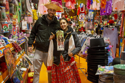 Molts lleidatans han optat per vestits més tradicionals.