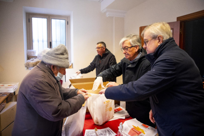 A Lleida es van poder comprar els tradicionals panets i ciris beneïts.