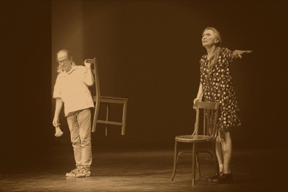 L’obra teatral ‘Cadires’, amb Oriol Genís i Mont Plans, podrà veure’s a La Mercantil el 4 de març.