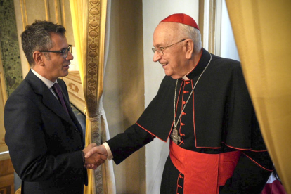 Bolaños saluda al nuevo cardenal Fernando Vérgez.