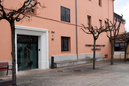 Usuarios de diferentes plantas sin mascarillas en la fiesta de la ‘castanyada’ en la residencia en 2020. 