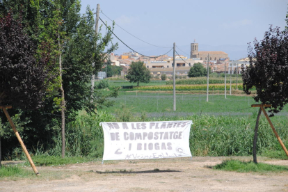 Pancartas contra las plantas de compostaje y biogás en Linyola. 