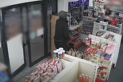 Captura del vídeo de las cámaras de seguridad del establecimiento.
