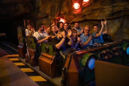 Un grup de persones a la nova atracció 'Uncharted' de PortAventura World.