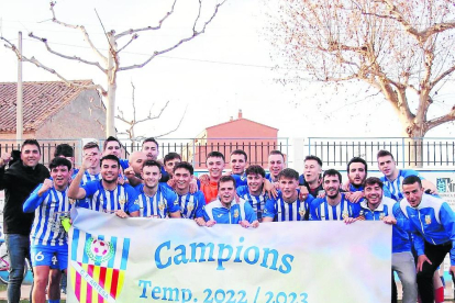 El Artesa de Lleida celebra su primera plaza de grupo.