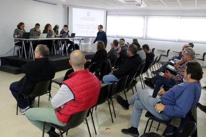 Primera reunió de la Taula de la Qualitat de l'Aire de les Garrigues, celebrada al CEI de les Borges Blanques.

Data de publicació: dijous 22 de desembre del 2022, 13:03

Localització: Les Borges Blanques

Autor: Salvador Miret