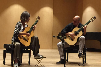 El duo Dos Guitar obrirà el festival l’1 de juliol al Soleràs.