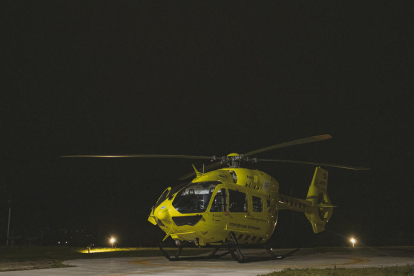 Vol nocturn del SEM a l'Heliport de la Seu d'Urgell