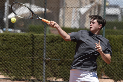 Adrià Franco, durante su partido ante el americano Jack Secord.