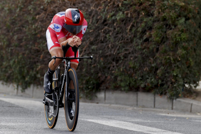 El belga Evenepoel, durant la contrarellotge d’ahir.