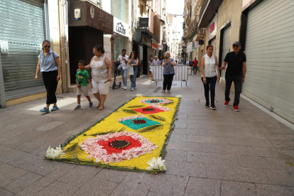 Danses a Solsona en honor a les persones que han lluitat contra els incendis - A Solsona, les danses tradicionals es van dedicar a totes les persones “que han lluitat per defensar i protegir la nostra comarca del foc”, tal com va indicar l’Ag ...