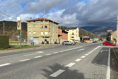 La cruïlla de la carretera N-260 que dona accés al municipi de Montferrer i Castellbò.