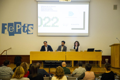 Representants de la Fundació Granés i Dincat van presentar ahir l’informe a la Universitat de Lleida.