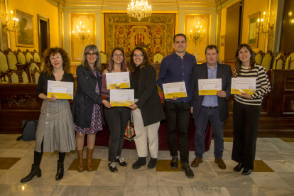 Foto de grup dels guardonats, entre ells Xavier Madrona, segon per la dreta.