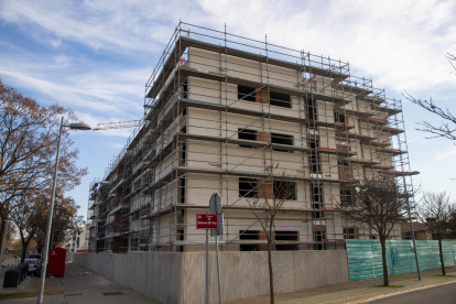 Un edifici en construcció a Lleida ciutat.