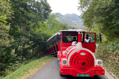 El tren va sortir de la via durant l'últim viatge del dia.