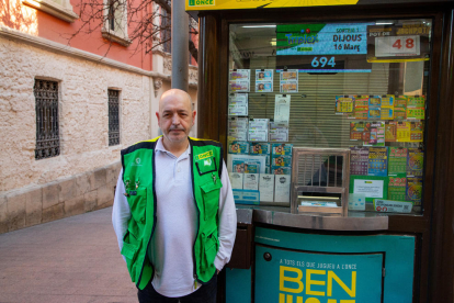 Juan Ramón Ramos, ahir al punt de venda del Carme.