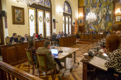 Un momento del pleno celebrado ayer en la Diputación.