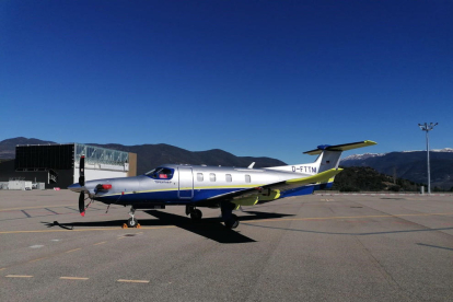 Un dels aparells que han aterrat aquests dies a l’aeroport de la Seu d’Urgell.