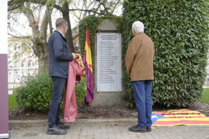 L’acte d’homenatge va tenir lloc al departament Sant Jordi del cementiri municipal.