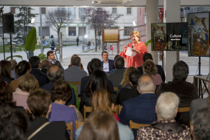 Decenas de personas asistieron al acto de Activem Lleida. 