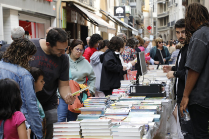 Una parada de libros en Lleida en el Sant Jordi del pasado abril.