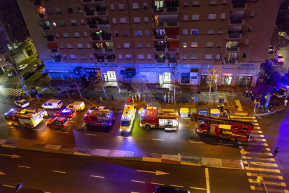 Un ferit greu en un incendi en un pis de Lleida
