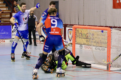 Elagi Deitg, que volvía a Igualada, el club que defedió durante una década, tuvo mucho trabajo ante su exequipo.