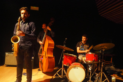 Lluc Casares, Ignasi González y Genís Bagés, en el ‘Lleida Jazz Cava’.