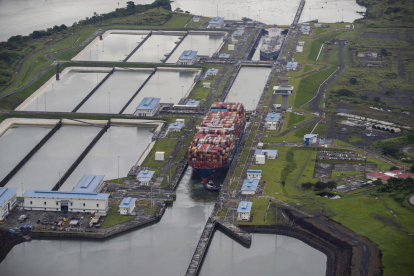 L'embús al Canal de Panamà per la sequera impacta al comerç internacional