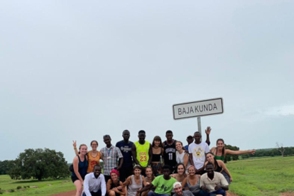 L'equip sanitari lleidatà en la seua missió a Gàmbia.