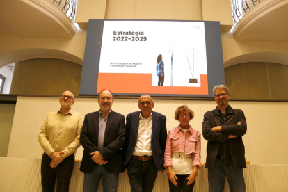 De izquierda a derecha: Jaume Rutllant, Jesús Navarro, Miquel Pueyo, Magda Gasó y Albert Turull, en la presentación del plan estratégico del nuevo Museu Morera